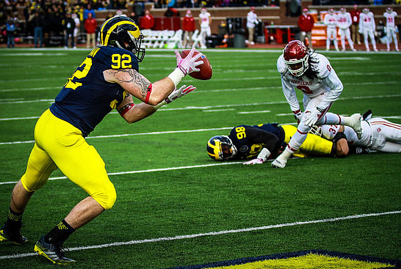 Keith Heitzman (92) and Devin Gardner (98)