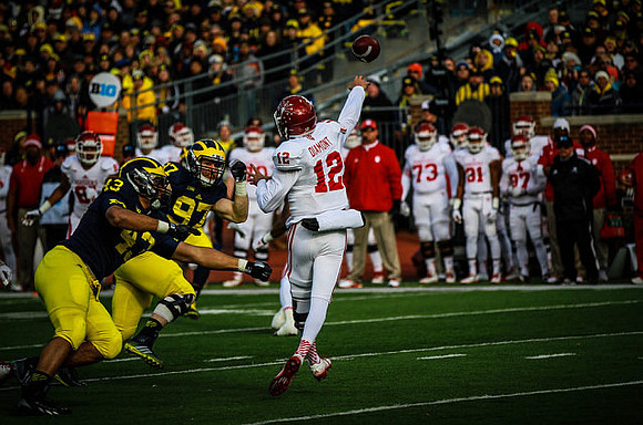 Chris Wormley (43) and Brennen Beyer (97)