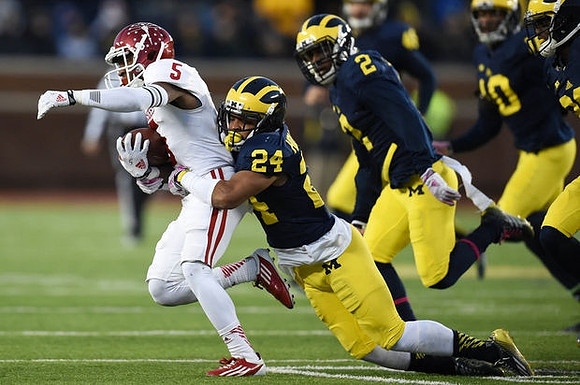 Delonte Hollowell (24) and Blake Countess (2)