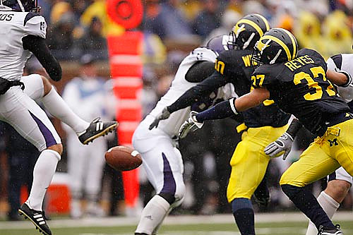 Michael Williams (40) and Ricky Reyes (37)