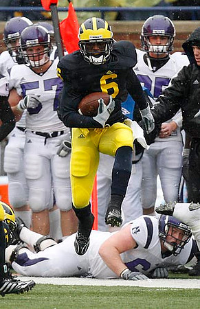 Obi Ezeh (45) and Donovan Warren (6)
