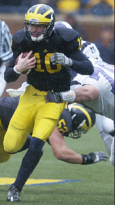 Steven Threet (10) and Stephen Schilling (52)