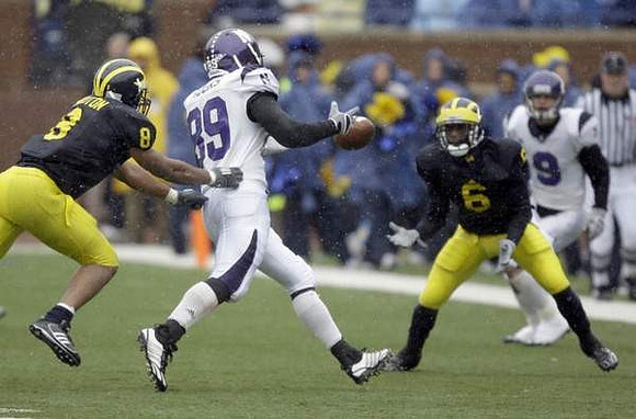 Jonas Mouton (8) and Donovan Warren (6)