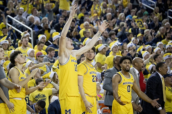Adrien Nunez (5), Colin Castleton (11), Brandon Johns Jr. (23), David DeJulius (0), and Saddi Washington