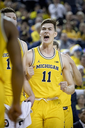 Jon Teske (15) and Colin Castleton (11)