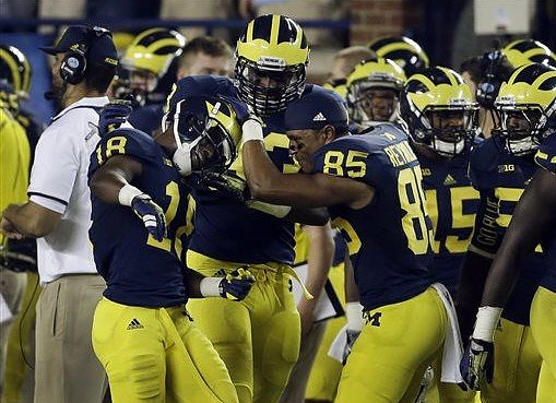 Blake Countess (18) and Joe Reynolds (85)