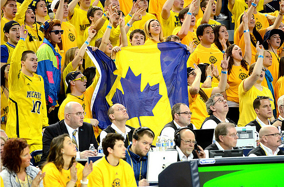 Nik Stauskas (11) Fans