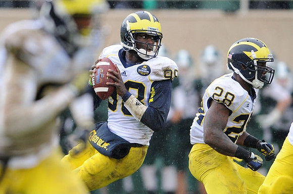 Devin Gardner (98) and Fitzgerald Toussaint (28)