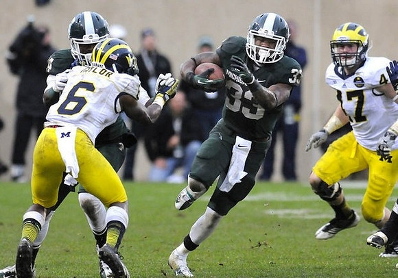 Raymon Taylor (6) and Jake Ryan (47)