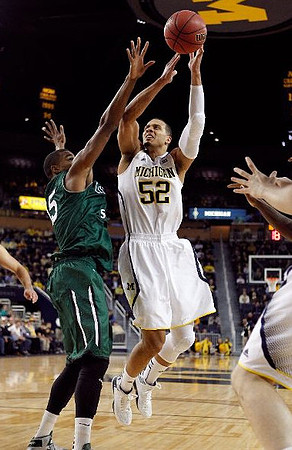 Jordan Morgan (52)