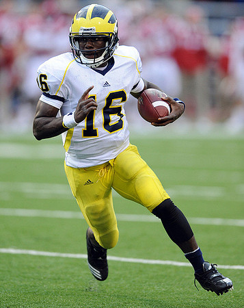 Denard Robinson (16)
