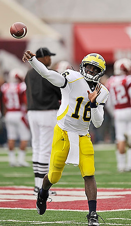 Denard Robinson (16)