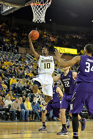 Derrick Walton Jr. (10)