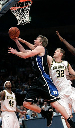 Zack Gibson (32) and Kelvin Grady (44)