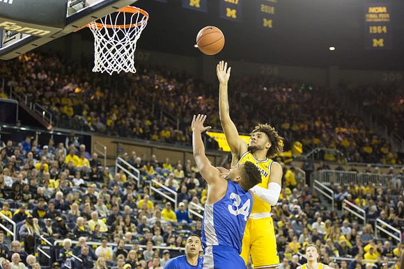 Isaiah Livers (4)