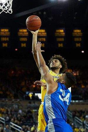 Isaiah Livers (4)