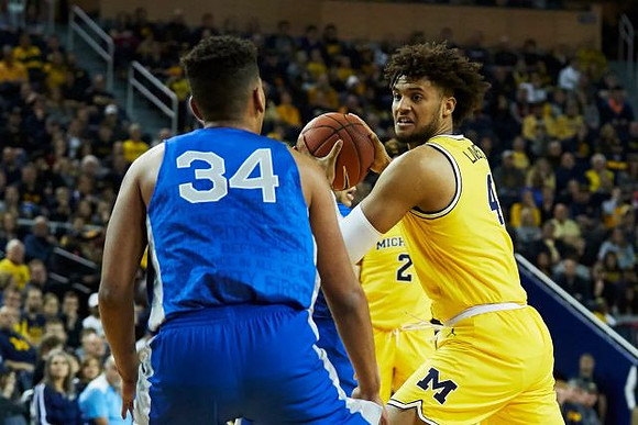 Isaiah Livers (4) and Jordan Poole (2)