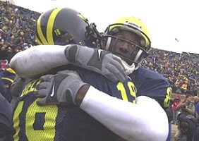 Jason Avant (8) and Ronald Bellamy (19)