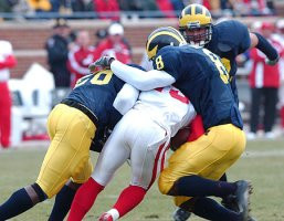 Jason Avant (8) and Julius Curry (26)