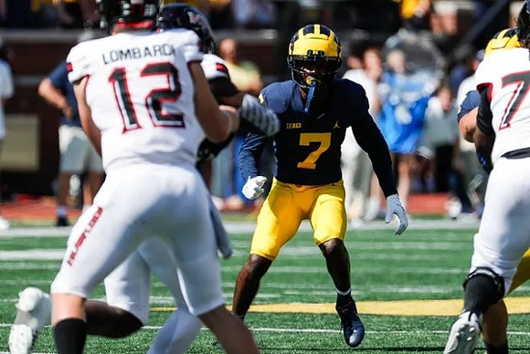Donovan Edwards (7)