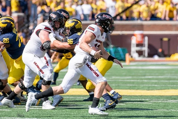 Rayshaun Benny (26), and Julius Welschof (96)