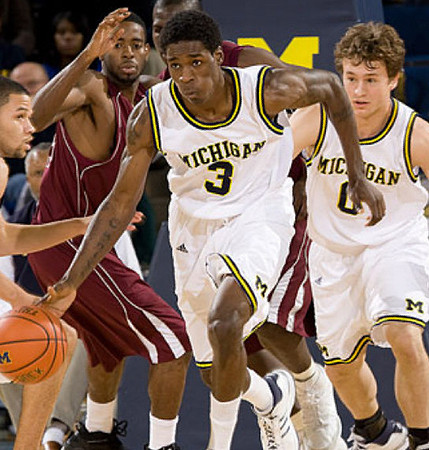 Manny Harris (3) and Zack Novak (0)