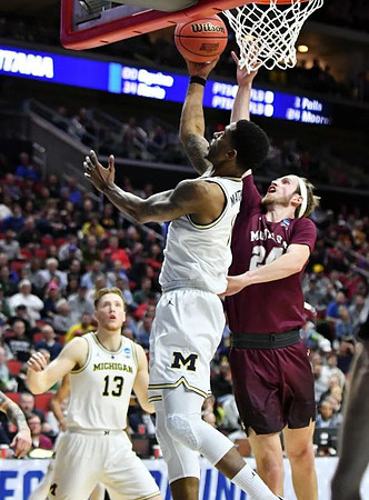 Ignas Brazdeikis (13) and Charles Matthews (1)