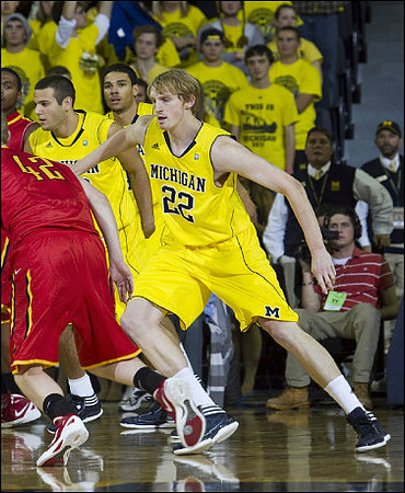 Jordan Morgan (52) and Blake McLimans (22)