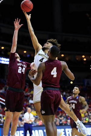 Isaiah Livers (4)