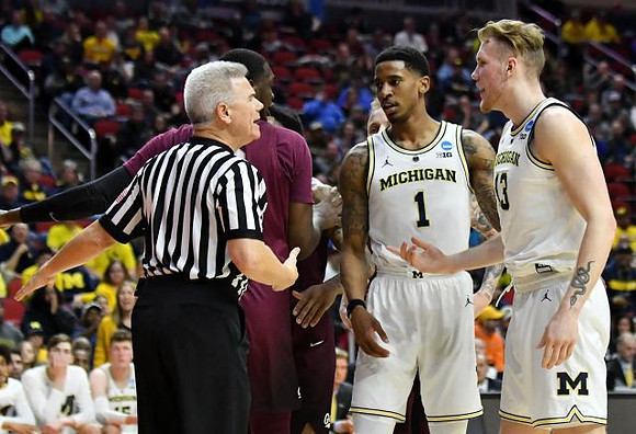 Charles Matthews (1) and Ignas Brazdeikis (13)