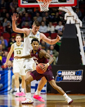 Ignas Brazdeikis (13) and Jon Teske (15)