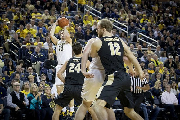 Ignas Brazdeikis (13) and Jon Teske (15)