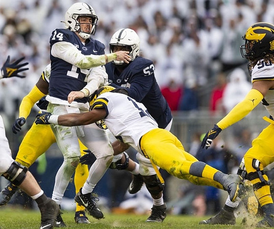 Josh Ross (12) and Mike Morris (90)