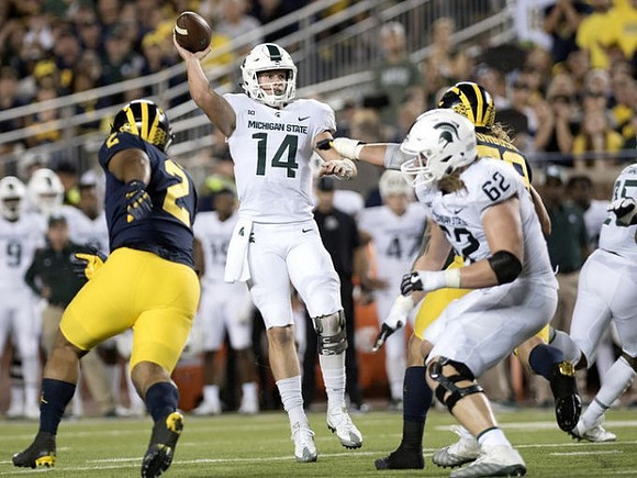Carlo Kemp (2) and Noah Furbush (59)