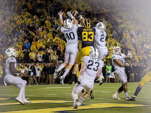 Zach Gentry (83) and Donovan Peoples-Jones (9)