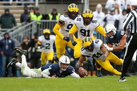 Brad Hawkins (2), Mike Morris (90), Taylor Upshaw (91), and Nikhai Hill-Green (41)