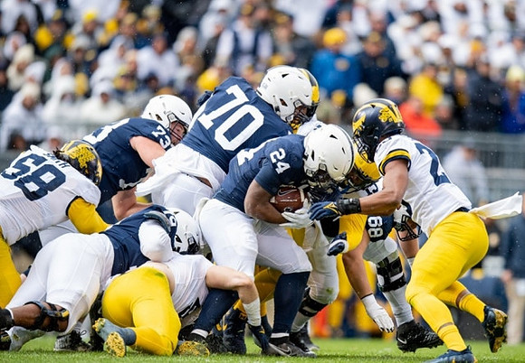 Junior Colson (25) and Mazi Smith (58)