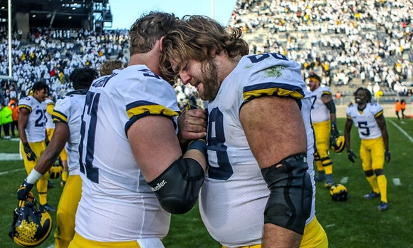 Junior Colson (25) and Greg Crippen (51)