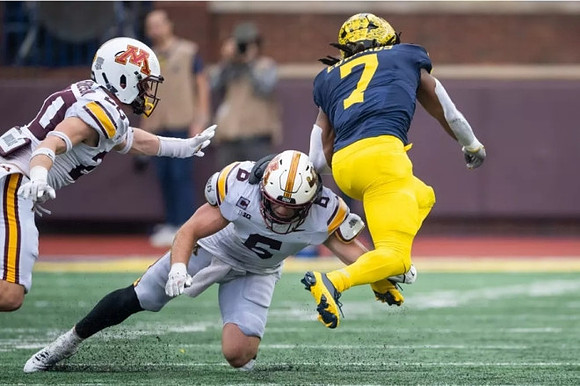 Donovan Edwards (7)