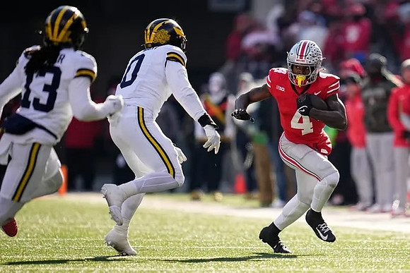 Wesley Walker (13) and Josaiah Stewart (0)