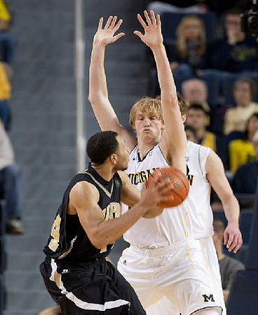 Blake McLimans (22)