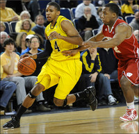 Darius Morris (4)