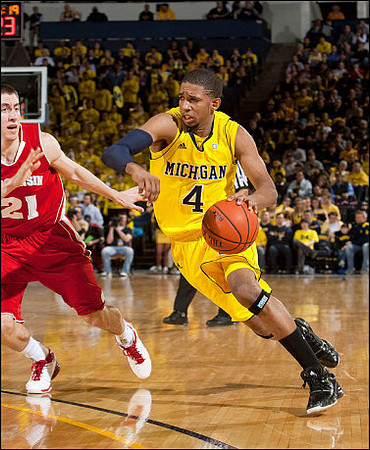Darius Morris (4)
