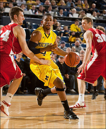 Darius Morris (4)