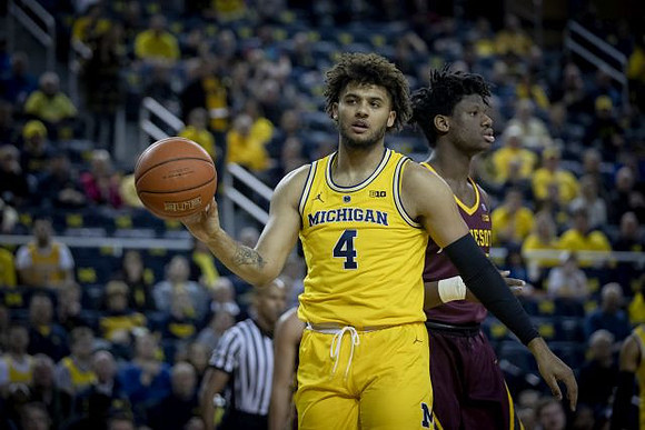 Isaiah Livers (4)