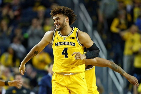 Isaiah Livers (4)