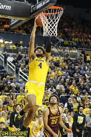 Isaiah Livers (4)