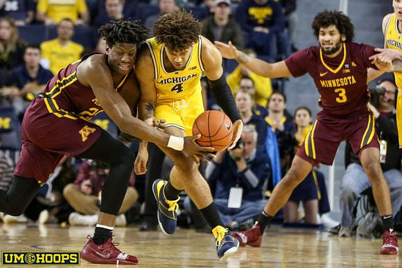 Isaiah Livers (4)