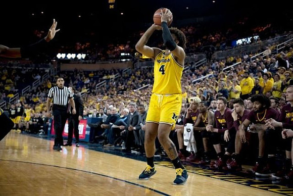 Isaiah Livers (4)