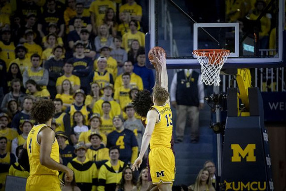 Isaiah Livers (4) and Ignas Brazdeikis (13)